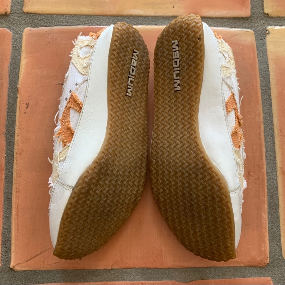Slip-On Distressed Leather Women’s Sneakers 7.5 - Picture 8 of 8